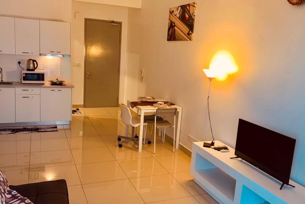 Cosy Studio Netflix Selfcheckin Cyberjaya 2 Экстерьер фото